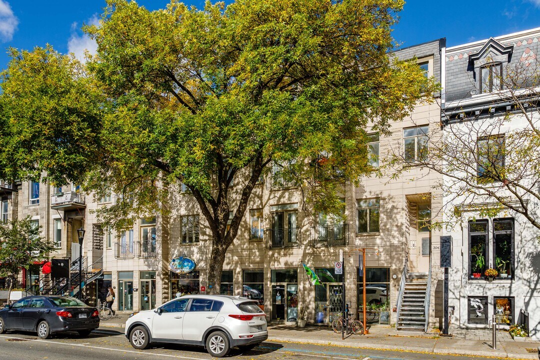 3955-3963 Saint-Denis Rue in Montréal, QC - Building Photo