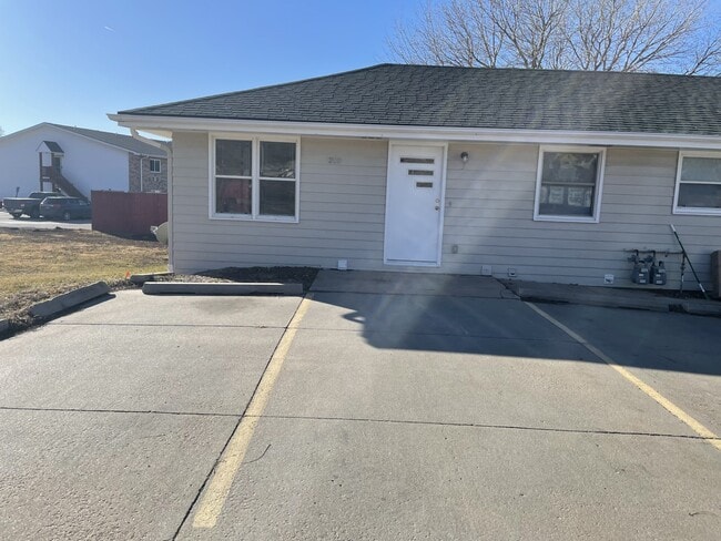 310 Galvin Rd N, Unit 3