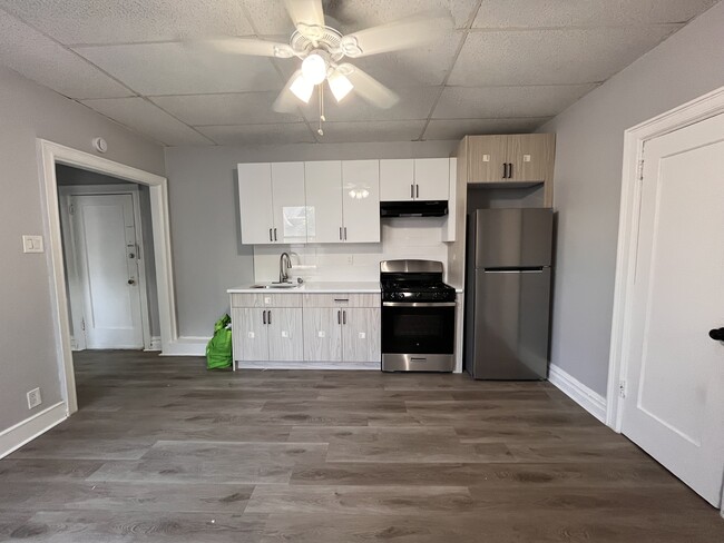 163 Hutton St, Unit 8