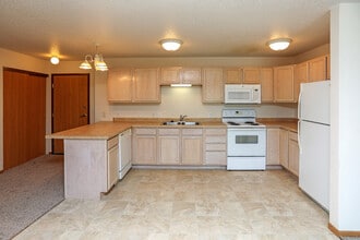 The Fairways in Moorhead, MN - Foto de edificio - Interior Photo