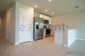 2830 NW 18th Pl in Cape Coral, FL - Building Photo - Building Photo