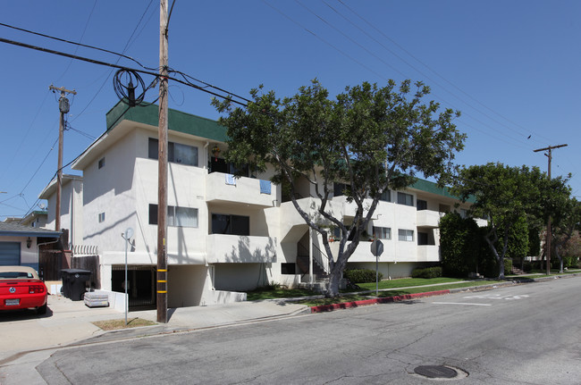 Duo Quorum Apartments in Torrance, CA - Building Photo - Building Photo