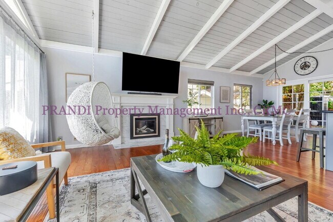105 Graceland Dr in San Rafael, CA - Building Photo - Building Photo