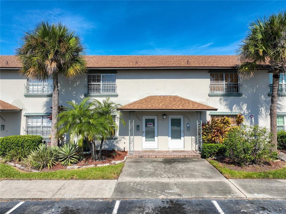 5757 St Christopher Dr in Orlando, FL - Building Photo