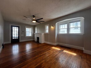 1643 Hinton Dr in Fort Wayne, IN - Building Photo - Building Photo