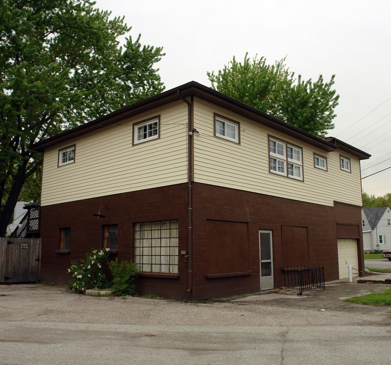 3500 Liverpool Rd in Lake Station, IN - Building Photo