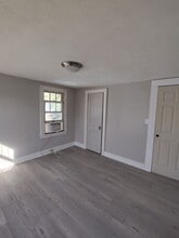 1627 Woodbine Ave SE in Warren, OH - Building Photo - Building Photo