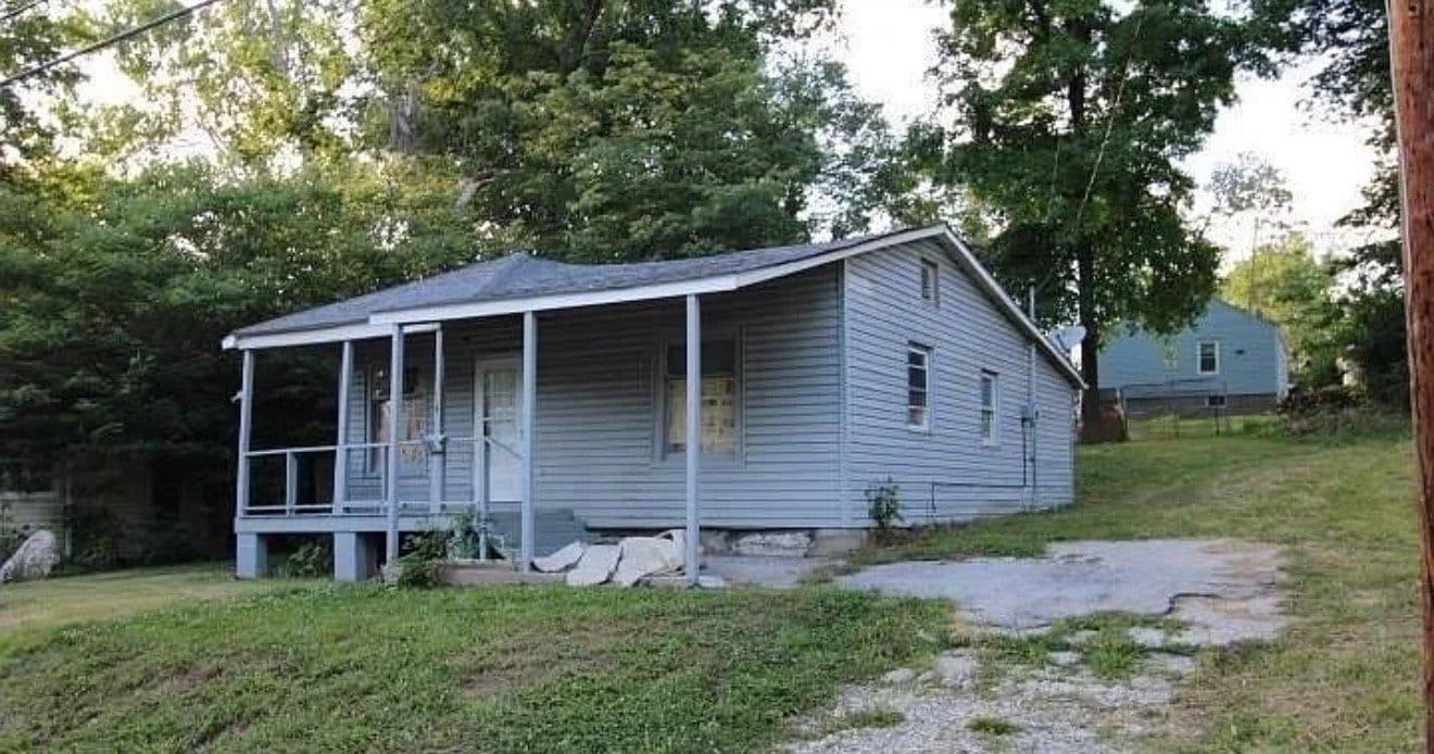 3024 Glenwood Ave in Alton, IL - Foto de edificio