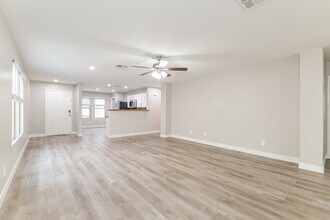 1057 Spotted Bull Ct in Henderson, NV - Building Photo - Building Photo