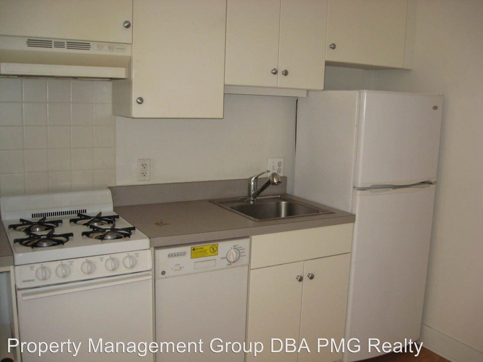 330 S Juniper St in Philadelphia, PA - Building Photo