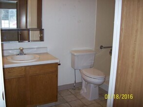 343 W Pine St in Shelley, ID - Building Photo - Building Photo