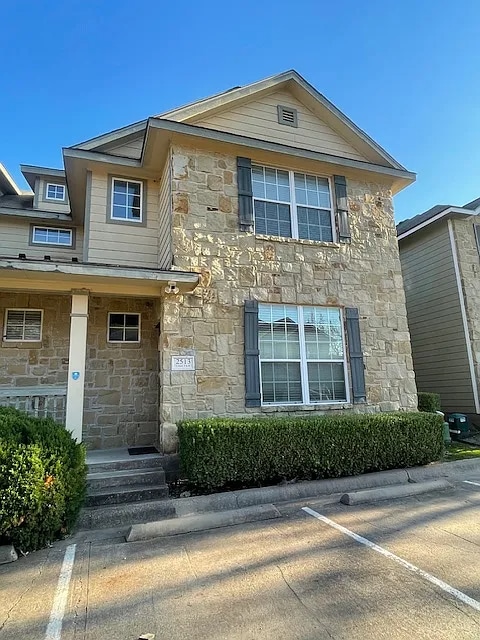 property at 2513 S 2nd St