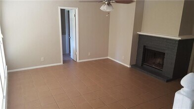 507 Algerita Dr in Georgetown, TX - Foto de edificio - Building Photo