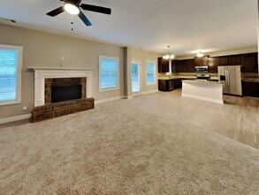 400 Louise Way in Locust Grove, GA - Building Photo - Building Photo