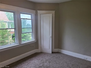 1830 Mannering Rd in Cleveland, OH - Building Photo - Building Photo