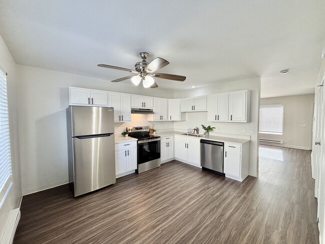 Sundale Townhomes in Sun Prairie, WI - Building Photo - Building Photo