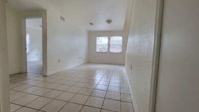435 SE 6th Terrace in Gainesville, FL - Building Photo - Building Photo