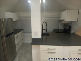 9 Addington Rd, Unit 3 in Brookline, MA - Building Photo