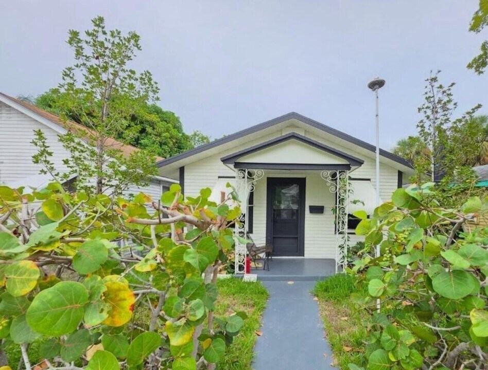 122 S K St in Lake Worth Beach, FL - Building Photo