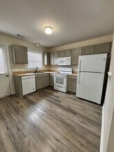 207 Ashwood Dr in Jacksonville, NC - Building Photo - Building Photo