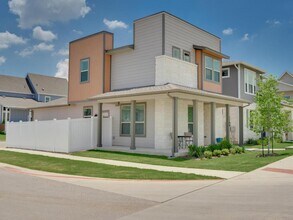 7700 Dylan Dr in Austin, TX - Building Photo - Building Photo