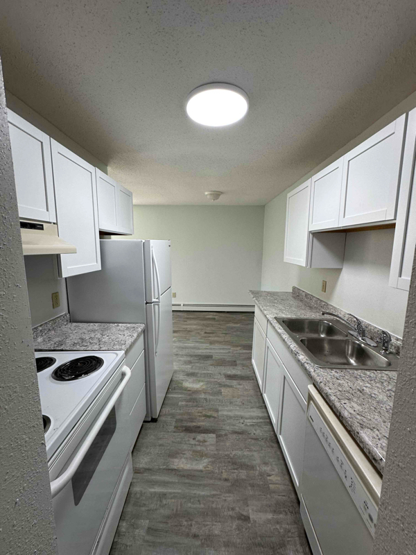 1516 1st St E in Thief River Falls, MN - Building Photo - Building Photo