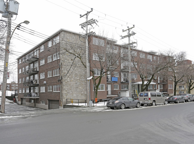 4500 Bourret in Montréal, QC - Building Photo - Primary Photo