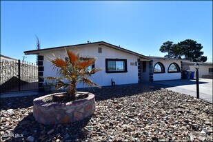 415 Balboa Rd in El Paso, TX - Building Photo