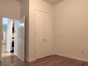 76 W 85th St in New York, NY - Building Photo - Building Photo