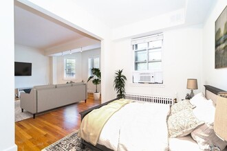 236 Beacon St, Unit 1H in Boston, MA - Building Photo - Building Photo