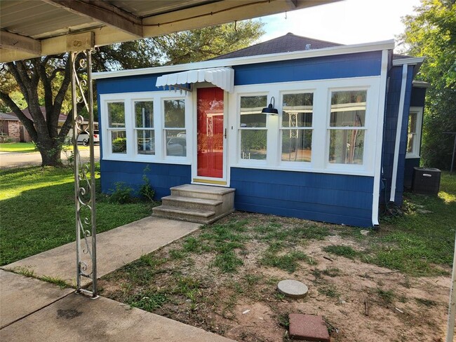 304 Joseph St in East Bernard, TX - Building Photo - Building Photo