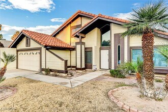 4762 Torrence Dr in Las Vegas, NV - Building Photo - Building Photo