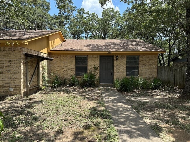 property at 2855 Forest Bend Dr