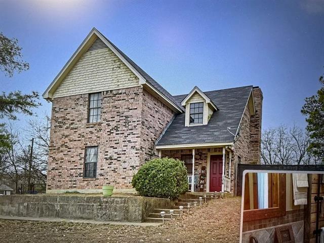 property at 104 S Pkwy Dr