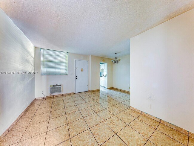 915 Jefferson Ave in Miami Beach, FL - Foto de edificio - Building Photo