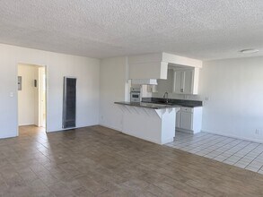 9011 Columbus Ave in Los Angeles, CA - Building Photo - Building Photo