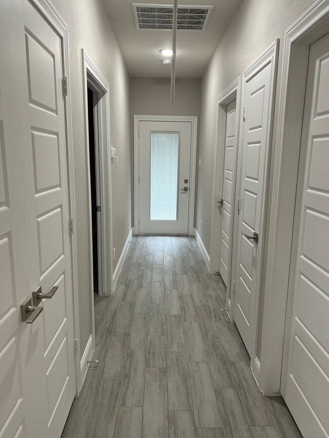 2610 Appian Way, Unit 2610 B in New Caney, TX - Building Photo - Building Photo