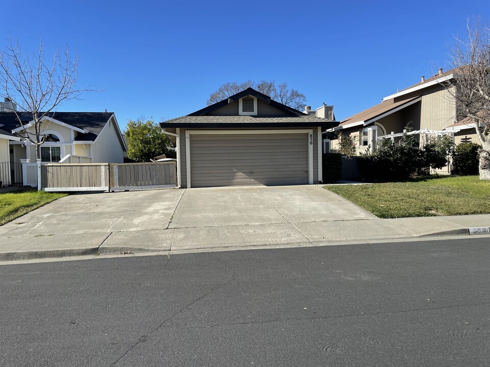 850 Sage Dr in Vacaville, CA - Building Photo