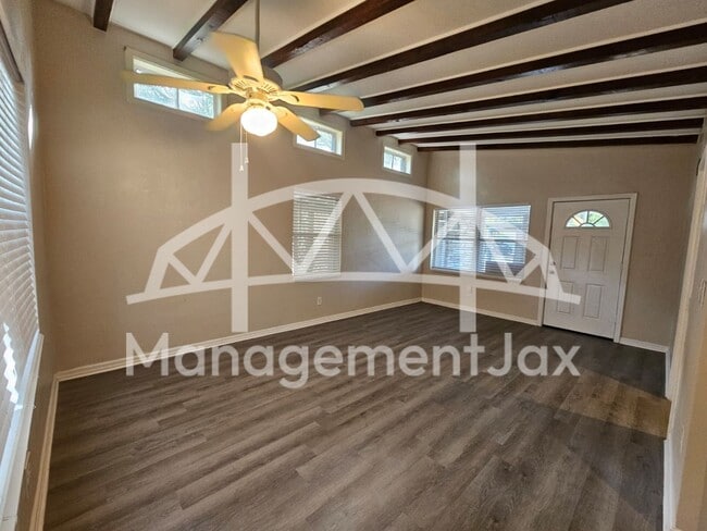 5201 Janice Cir S in Jacksonville, FL - Building Photo - Building Photo