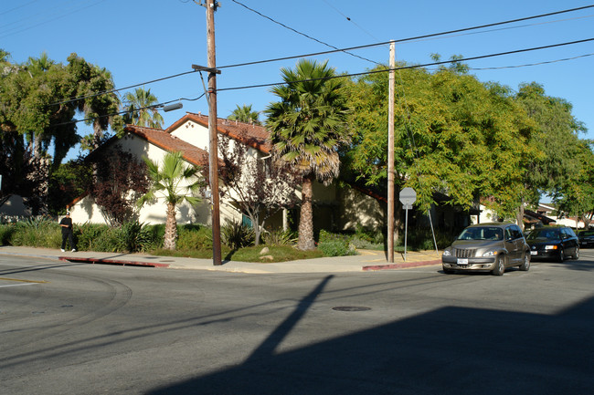 826 Laguna St in Santa Barbara, CA - Building Photo - Building Photo