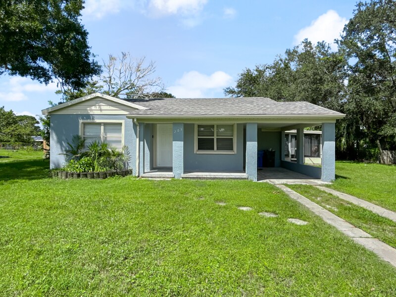 203 5th Ave NW in Ruskin, FL - Building Photo