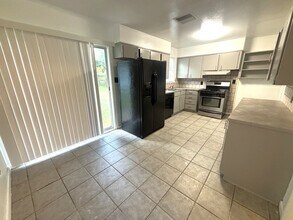 1618 San Saba St in Bossier City, LA - Foto de edificio - Building Photo