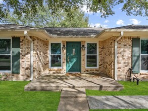 31218 Stella Ln in Tomball, TX - Foto de edificio - Building Photo