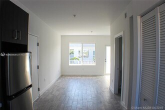 315 S Shore Dr, Unit 5 in Miami Beach, FL - Building Photo - Building Photo