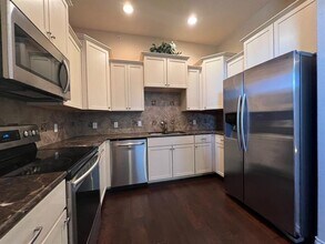 971 Shelby Ln in The Colony, TX - Foto de edificio - Building Photo