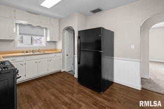 1916 33rd St in Moline, IL - Building Photo - Building Photo