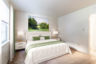 Southgate Manor Apartments in Elizabeth City, NC - Foto de edificio - Building Photo