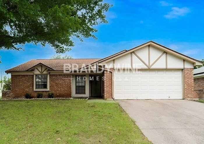 848 Bristol Ave in Saginaw, TX - Foto de edificio