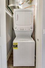 300 division in Chicago, IL - Building Photo - Building Photo