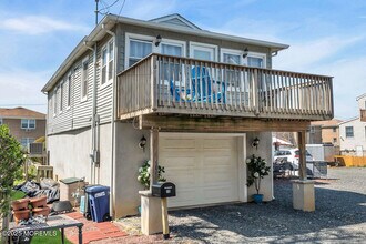 19 Gravelly Point Rd in Highlands, NJ - Building Photo - Building Photo